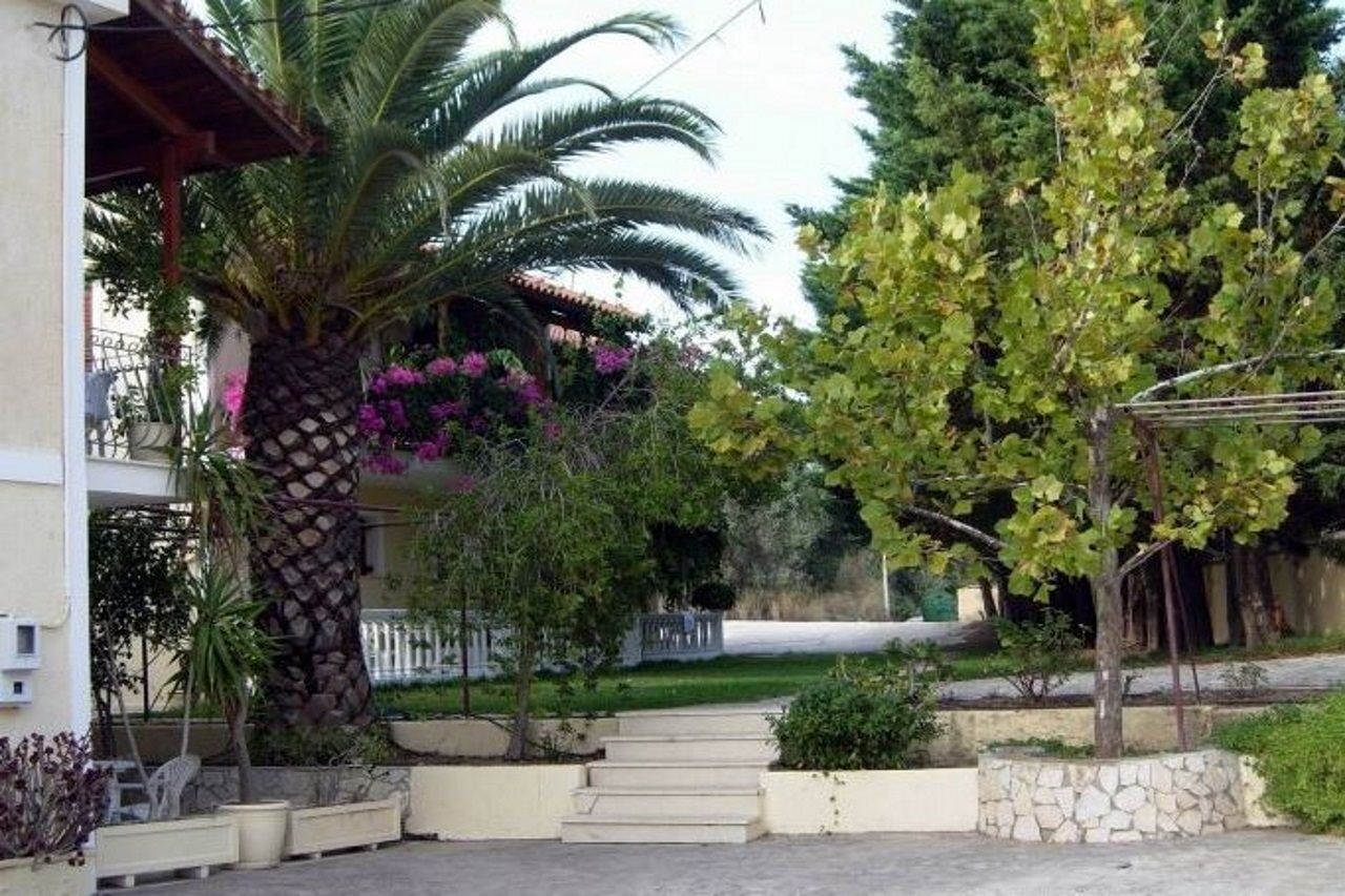 Helena'S Studios Livathos  Exterior photo
